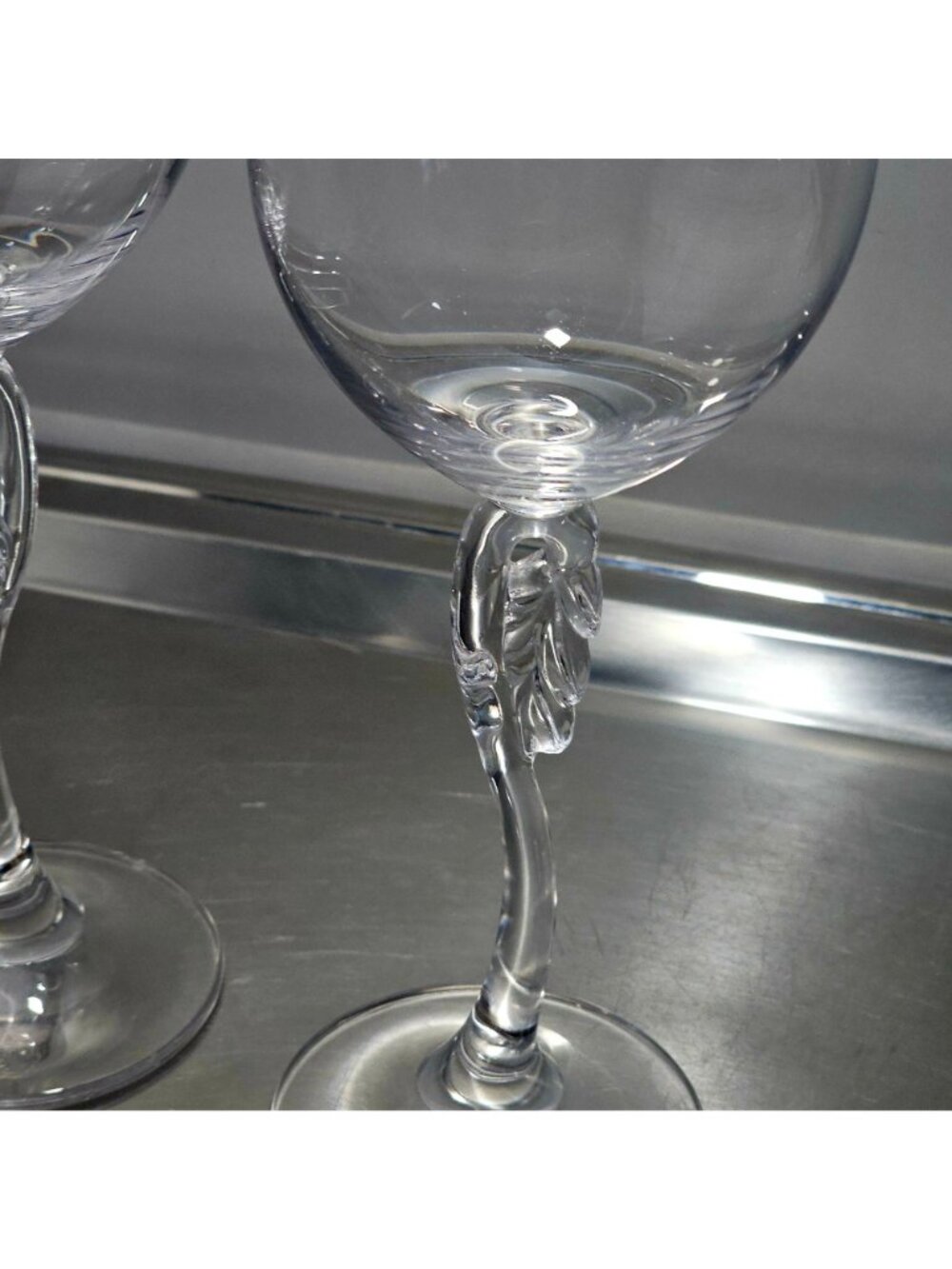 2 Mikasa Leaf Song Wine Glasses 9" art nouveau sculpted stem - Picture 3 of 8